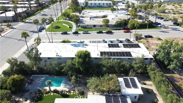 2303 N Indian Canyon Dr, Palm Springs CA: https://media.crmls.org/medias/d81859aa-5412-4c55-8220-69a5e7869c95.jpg