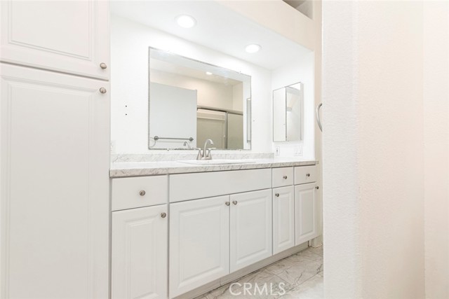 16940 Chatsworth Street, Granada Hills CA: https://media.crmls.org/medias/d818cd59-6a36-4c42-a718-ba0237b4c5e1.jpg