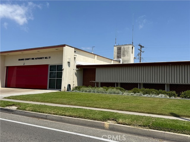 2309 W Anahurst Place, Santa Ana CA: https://media.crmls.org/medias/d818f3b0-74c9-4c8c-8f97-bb5b07b4a1a9.jpg