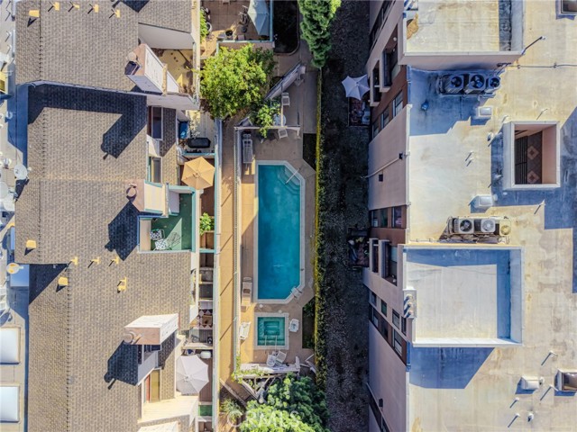 Detail Gallery Image 23 of 28 For 7904 Topanga Canyon Blvd #3,  Canoga Park,  CA 91304 - 3 Beds | 2/1 Baths