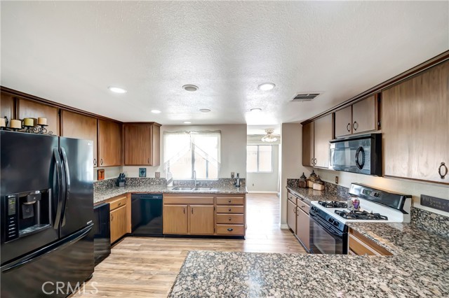 Detail Gallery Image 17 of 54 For 43015 22nd St, Lancaster,  CA 93536 - 3 Beds | 2 Baths