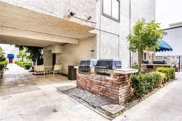 Detail Gallery Image 19 of 19 For 18530 Hatteras St #220,  Tarzana,  CA 91356 - 2 Beds | 2 Baths