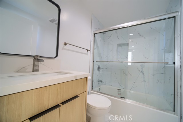 Detail Gallery Image 13 of 17 For 257 S Avenue 54 #1/2,  Los Angeles,  CA 90042 - 2 Beds | 2/1 Baths