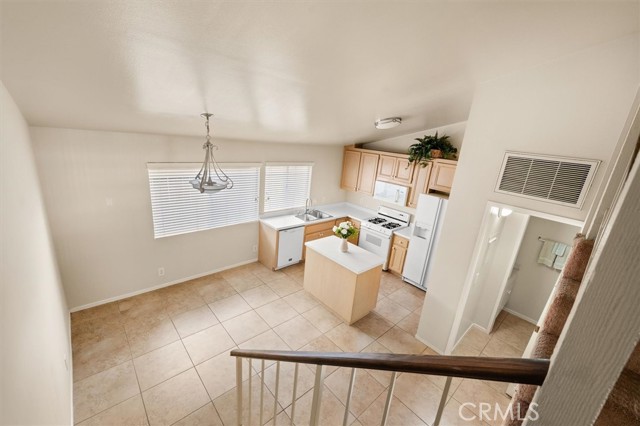 Detail Gallery Image 13 of 34 For 5461 Newcastle Ave #8,  Encino,  CA 91316 - 2 Beds | 2/1 Baths