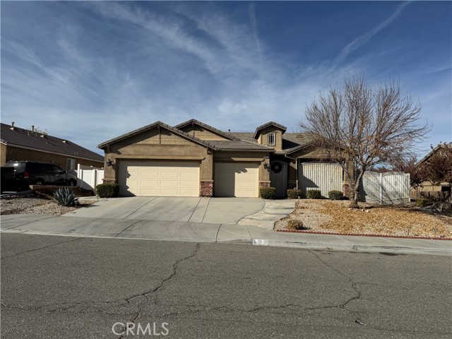 Detail Gallery Image 1 of 10 For 14978 Pebblebrook Pl, Victorville,  CA 92394 - 3 Beds | 2 Baths