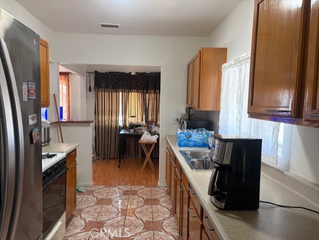 Detail Gallery Image 11 of 23 For 3661 Seabright, Long Beach,  CA 90810 - 3 Beds | 2 Baths