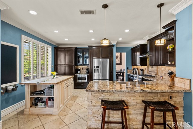 30463 Vineyard Lane, Castaic CA: https://media.crmls.org/medias/d81cf40d-8f2c-4385-8216-f53c64d47eb8.jpg
