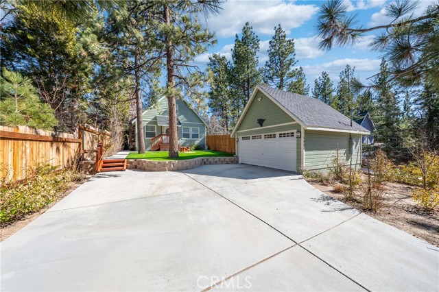 Detail Gallery Image 4 of 59 For 195 Knoll, Big Bear Lake,  CA 92315 - 5 Beds | 4 Baths