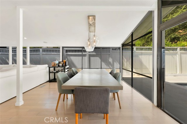 2712 N Beverly Glen Boulevard, Los Angeles CA: https://media.crmls.org/medias/d81d69b3-520e-476e-81d4-042c5c9799ce.jpg