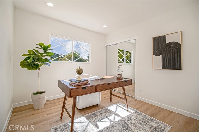 Detail Gallery Image 30 of 74 For 9851 Shadow Island, Sunland,  CA 91040 - 3 Beds | 2 Baths