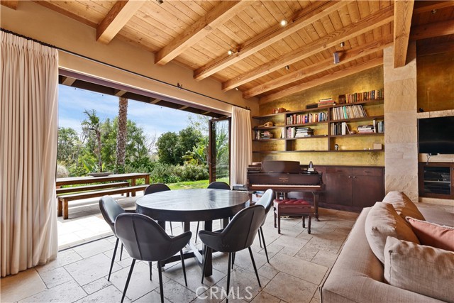 Detail Gallery Image 19 of 61 For 27409 Pacific Coast Hwy, Malibu,  CA 90265 - 4 Beds | 4 Baths