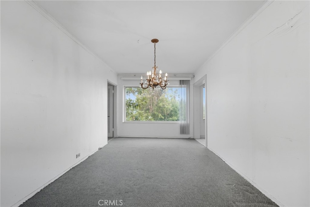 https://media.crmls.org/medias/d81edf38-6838-44f0-b494-e29755eed7c6.jpg?preset=X-Large