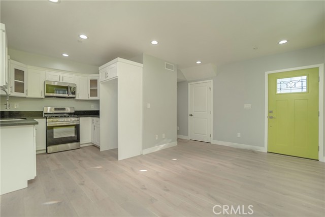 531 W 80TH, Los Angeles CA: https://media.crmls.org/medias/d81f3512-a961-4b3f-821d-6b9a60ef951d.jpg