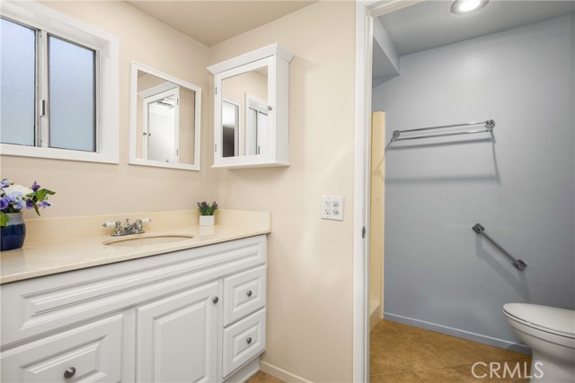 Detail Gallery Image 25 of 57 For 2286 via Puerta a,  Laguna Woods,  CA 92637 - 2 Beds | 2 Baths
