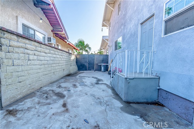 Detail Gallery Image 37 of 49 For 1435 W 50th St, Los Angeles,  CA 90062 - 5 Beds | 2/2 Baths