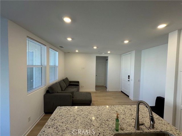 Detail Gallery Image 7 of 25 For 4100 E Circle Paseo #203,  Ontario,  CA 91764 - 1 Beds | 1 Baths
