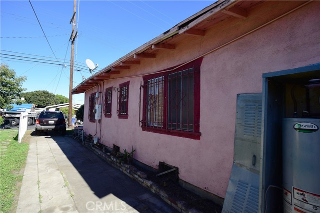 Detail Gallery Image 4 of 21 For 142 W 58th, Los Angeles,  CA 90037 - 2 Beds | 1 Baths