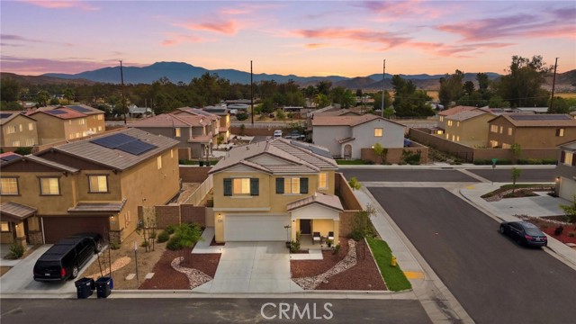 Detail Gallery Image 2 of 27 For 28858 Enclave, Winchester,  CA 92596 - 4 Beds | 2/1 Baths