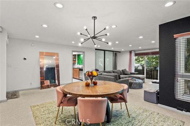 Detail Gallery Image 8 of 33 For 6752 Hillpark #202,  Los Angeles,  CA 90068 - 2 Beds | 2 Baths