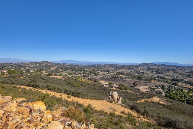 Detail Gallery Image 6 of 15 For 39472 Vista Del Bosque, Murrieta,  CA 92562 - 3 Beds | 2 Baths