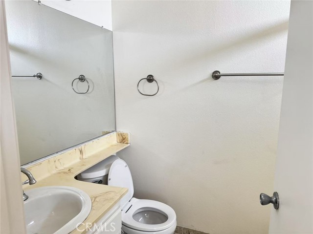 Detail Gallery Image 4 of 9 For 1566 Pine Ave 206a,  Long Beach,  CA 90813 - 2 Beds | 2 Baths