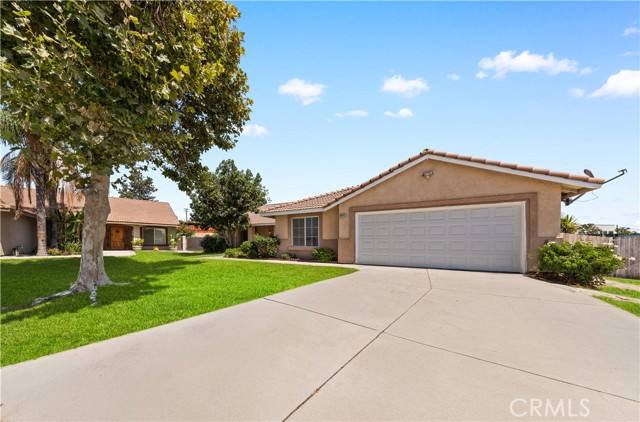 Detail Gallery Image 4 of 36 For 10945 Trenmar Ln, Bloomington,  CA 92316 - 5 Beds | 2 Baths