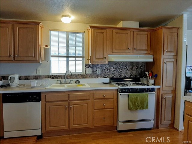 Detail Gallery Image 8 of 23 For 14362 Bushard St #38,  Westminster,  CA 92863 - 3 Beds | 2 Baths