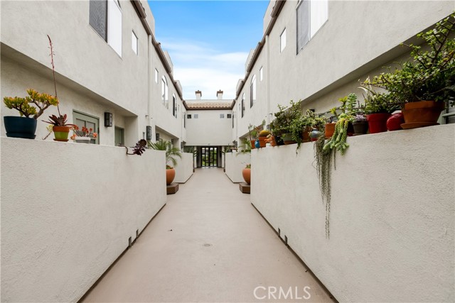 716 Maltman Avenue, Los Angeles CA: https://media.crmls.org/medias/d823733a-b55a-48be-b007-79f66c0aa761.jpg