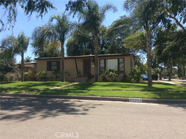 1202 Lemon St, Corona, CA 92879