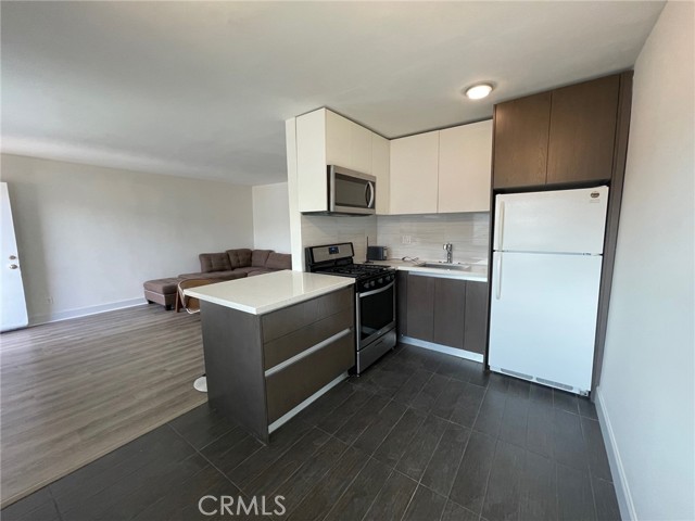 Detail Gallery Image 4 of 12 For 1250 W 37th St #6,  Los Angeles,  CA 90007 - 2 Beds | 1 Baths