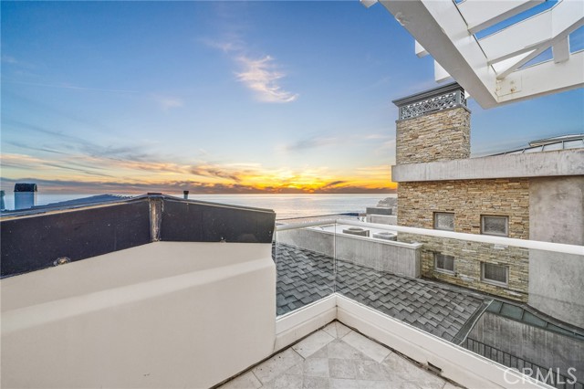 Detail Gallery Image 44 of 73 For 21 Bay, Laguna Beach,  CA 92651 - 6 Beds | 6/1 Baths