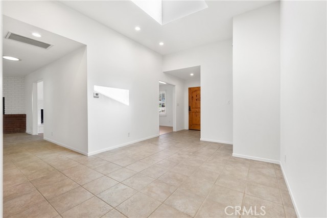 Detail Gallery Image 5 of 47 For 425 Calle De Castellana, Redondo Beach,  CA 90277 - 4 Beds | 2/1 Baths