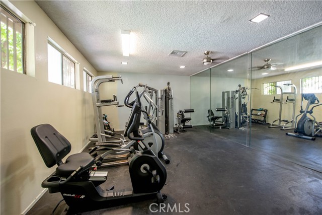 Detail Gallery Image 5 of 16 For 12720 Burbank Bld #207,  Valley Village,  CA 91607 - 1 Beds | 1 Baths