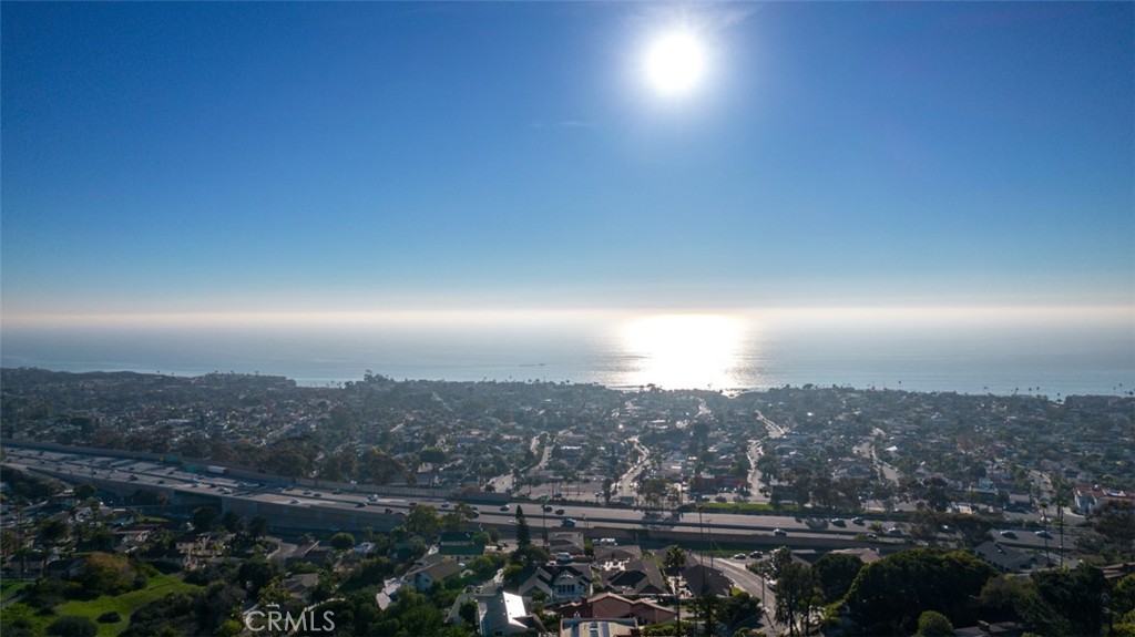 https://media.crmls.org/medias/d8276e00-14b7-499f-ac98-e7ed80f51f43.jpg?preset=X-Large