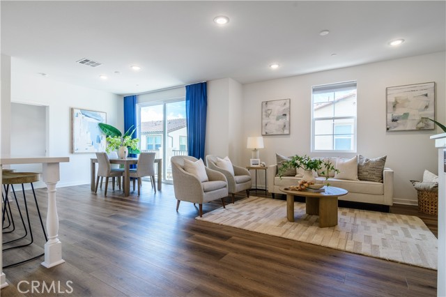 Front Image Thumbnail for CROC26019533