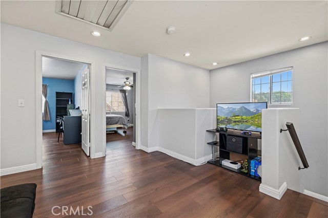 30045 Marvin Avenue, Castaic CA: https://media.crmls.org/medias/d8283393-8d4b-46eb-8c8c-882a2d6b0ec8.jpg