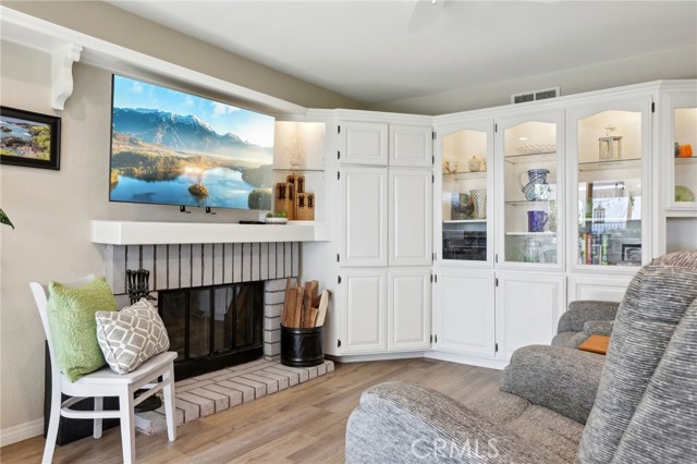 Detail Gallery Image 15 of 47 For 27959 Palmetto Ridge Dr, Valencia,  CA 91354 - 4 Beds | 2/1 Baths