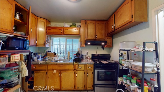 1726 E 47th Street, Los Angeles CA: https://media.crmls.org/medias/d828e4b6-63fb-4301-9f90-7498eba81d16.jpg