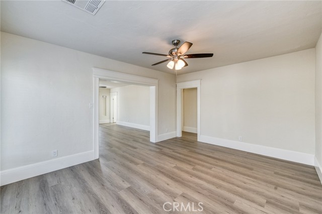 Detail Gallery Image 11 of 41 For 701 E Clinton, Fresno,  CA 93704 - 3 Beds | 1 Baths
