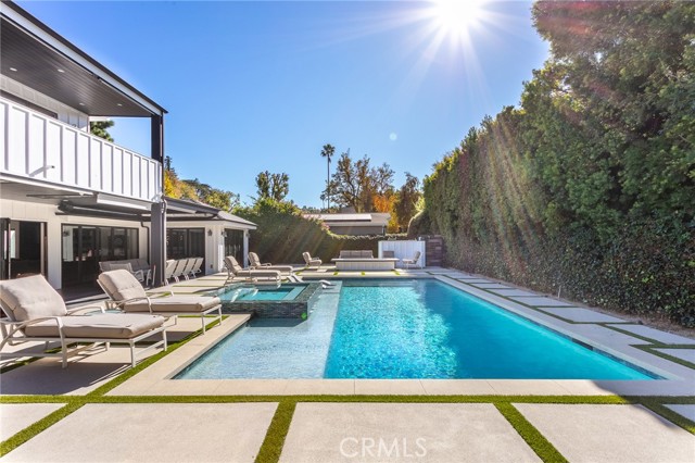 5225 Topeka Drive, Tarzana CA: https://media.crmls.org/medias/d829816c-26cc-4011-ab0a-ab693ebfad54.jpg
