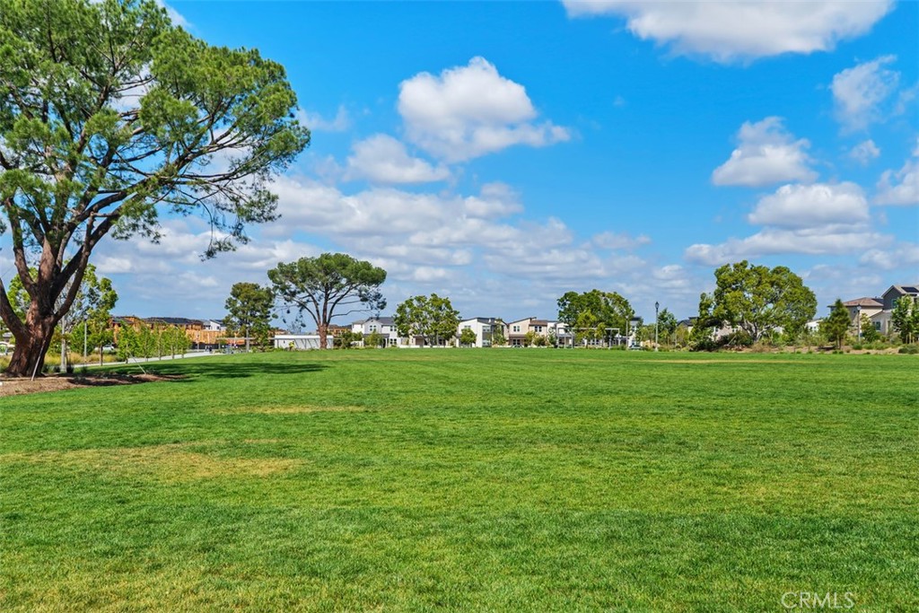 https://media.crmls.org/medias/d82a02d7-e8f0-45b3-b9c4-5e8daf379d31.jpg?preset=X-Large