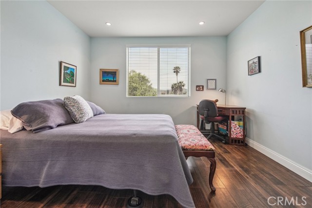 Detail Gallery Image 19 of 23 For 11218 Camarillo St #305,  Toluca Lake,  CA 91602 - 3 Beds | 3 Baths