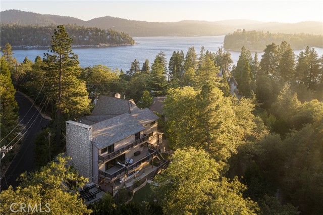 942 Lake Edge, Lake Arrowhead, CA 92352