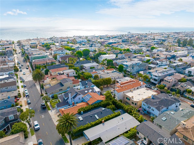 541 1st Street, Manhattan Beach, California 90266, 2 Bedrooms Bedrooms, ,2 BathroomsBathrooms,Residential,Sold,1st,SB23123581