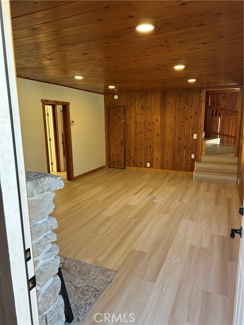 Detail Gallery Image 7 of 13 For 501 Bernhardt, Big Bear City,  CA 92314 - 3 Beds | 3 Baths