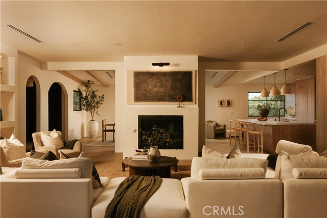 17930 Karen Drive, Encino CA: https://media.crmls.org/medias/d82c0e3b-6475-4c12-8dbb-7de108963369.jpg