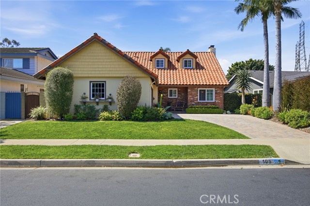 Detail Gallery Image 4 of 49 For 105 Harvard Ln, Seal Beach,  CA 90740 - 5 Beds | 2 Baths