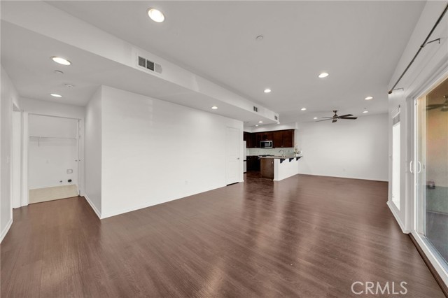 Detail Gallery Image 20 of 75 For 5450 Strand #202,  Hawthorne,  CA 90250 - 2 Beds | 2 Baths