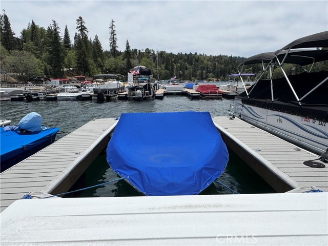 3 Dam Slip 17, Lake Arrowhead CA: https://media.crmls.org/medias/d82d1bc8-e5ec-4433-bf30-40287eb3f36a.jpg