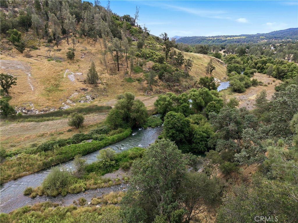 https://media.crmls.org/medias/d82e4183-578b-4f1f-a4bf-4384359defbb.jpg?preset=X-Large